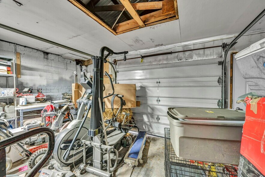 More Photos Of 100 Factory St, LaGrange Flex For Sale