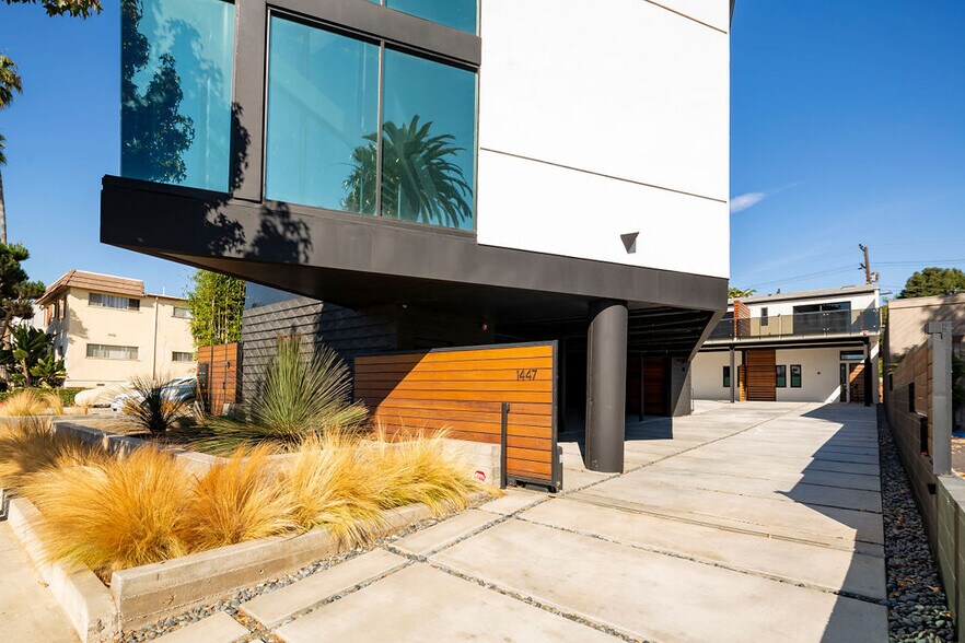 More Photos Of 1447 11th St, Santa Monica Office Residential For Sale