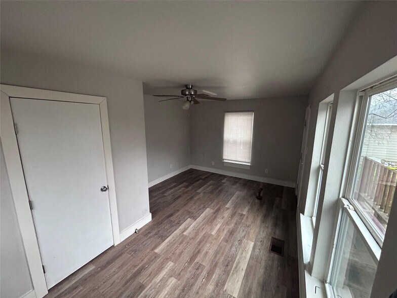 More Photos Of 3415 Henry St, Greenville Apartments For Sale