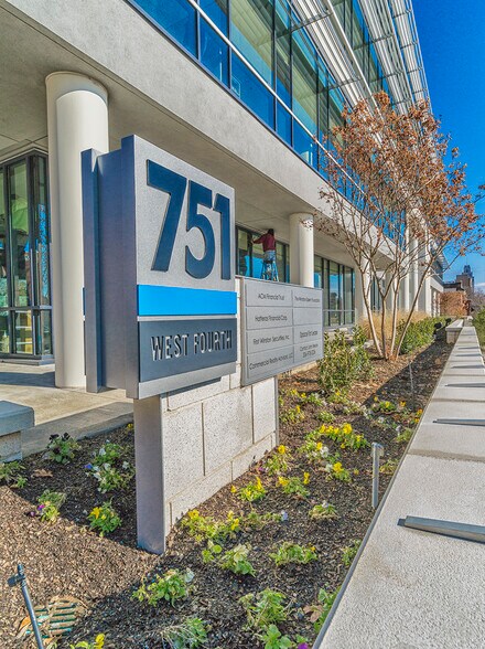 More Photos Of 751 W 4th St, Winston-Salem Office For Lease