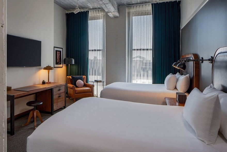 More Photos Of 1501 Washington Ave, Saint Louis Hotel For Sale