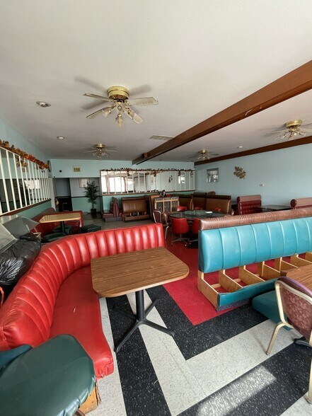 More Photos Of 2724 W Lewis St, Pasco Hotel For Lease