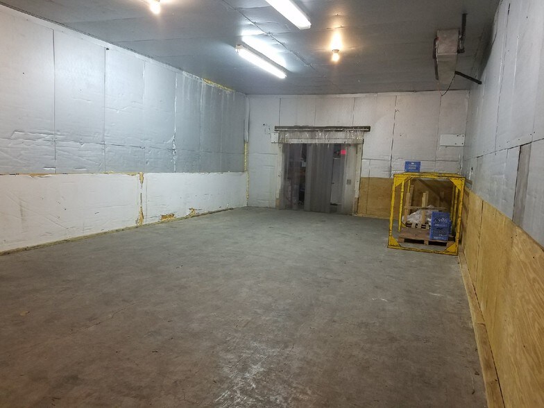 More Photos Of 7724 NW 73rd Ct, Miami Warehouse For Lease