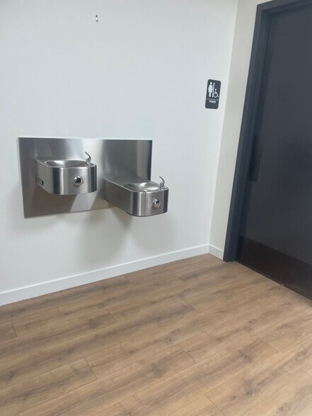 More Photos Of 6240 W 135th St, Overland Park Office Residential For Lease