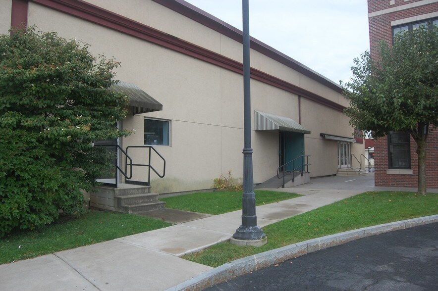 More Photos Of 405 Exchange St, Geneva Storefront For Sale