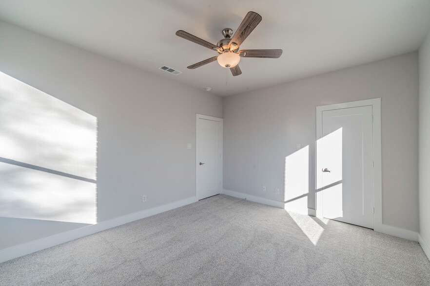 More Photos Of 1601 Mignon Dr, Arlington Apartments For Sale
