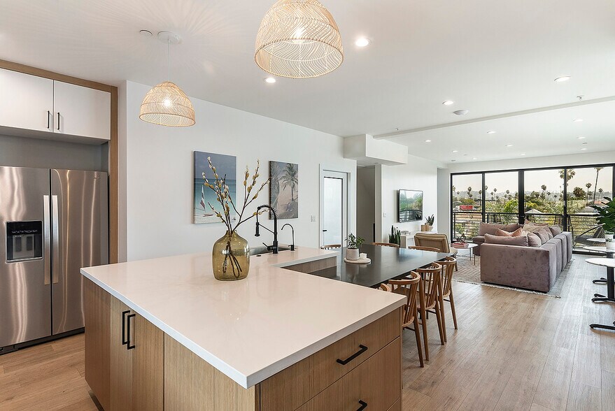 More Photos Of 811 N Harvard Blvd, Los Angeles Multifamily For Sale
