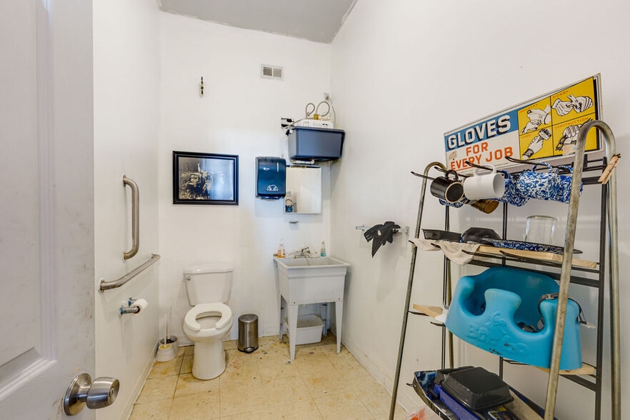 More Photos Of 1521 Hull St, Richmond Storefront Retail Residential For Sale