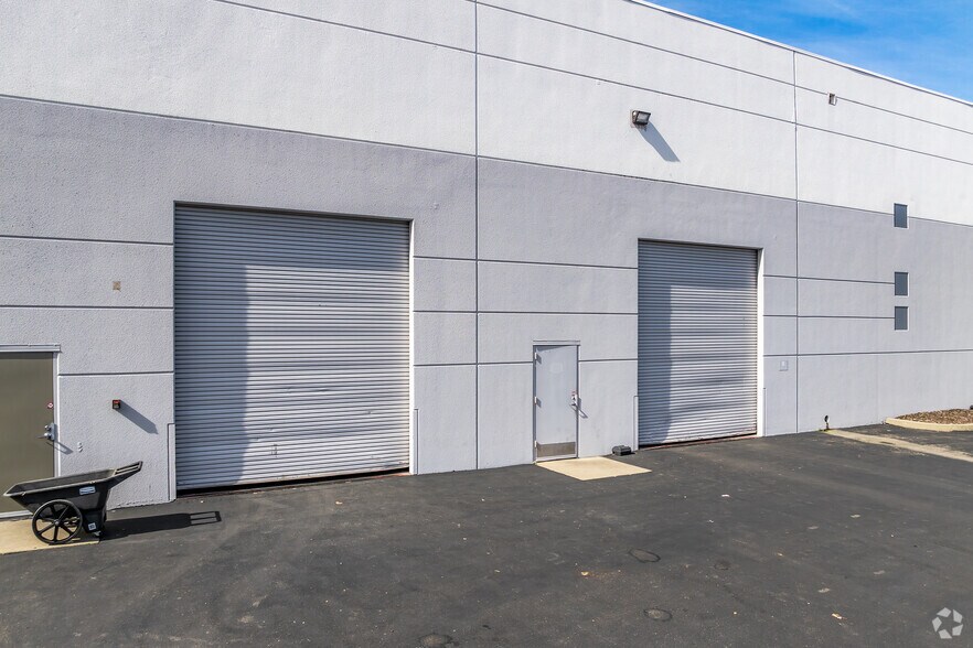 More Photos Of 1500 Overland Ct, West Sacramento Warehouse For Lease