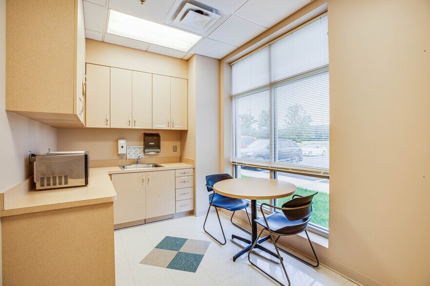 More Photos Of 9530 Cosner Dr, Fredericksburg Medical For Lease