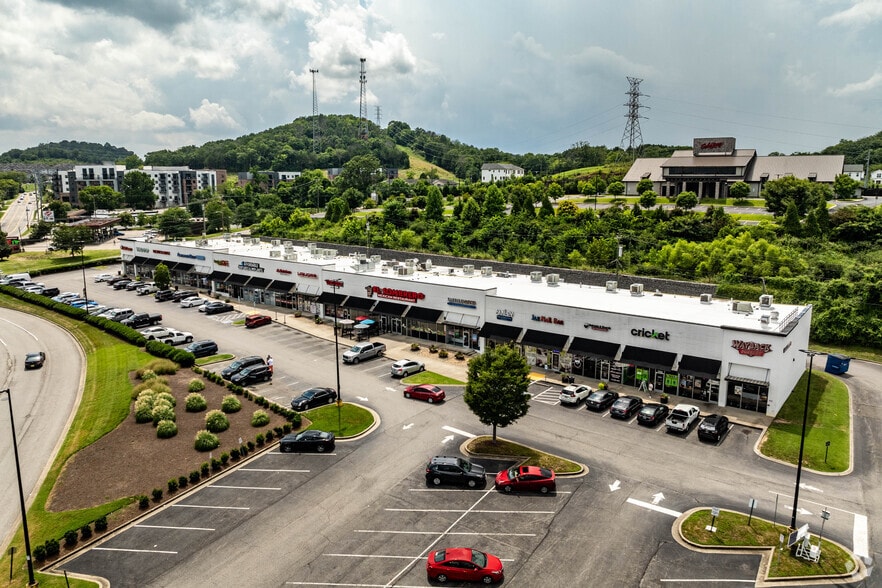More Photos Of 7050-7088 Charlotte Pike, Nashville Storefront For Lease