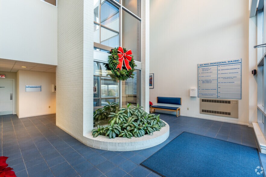 More Photos Of 560 Van Reed Rd, Wyomissing Medical For Lease