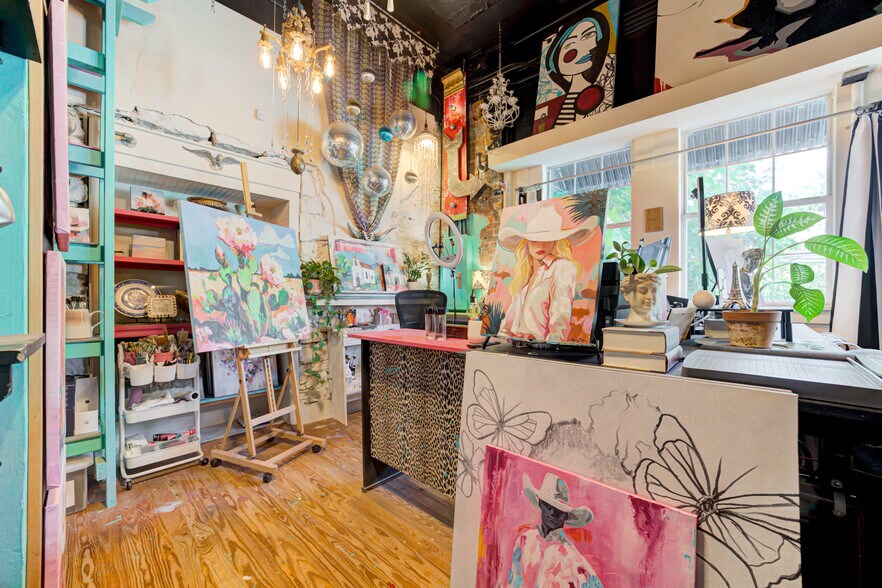 More Photos Of 117 W Harrison Ave, Guthrie Storefront Retail Residential For Sale