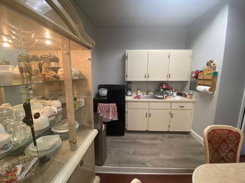 More Photos Of 467 Main St, Orange Storefront For Lease