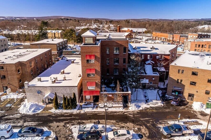 More Photos Of 22 Whiting St, Plainville Office For Lease