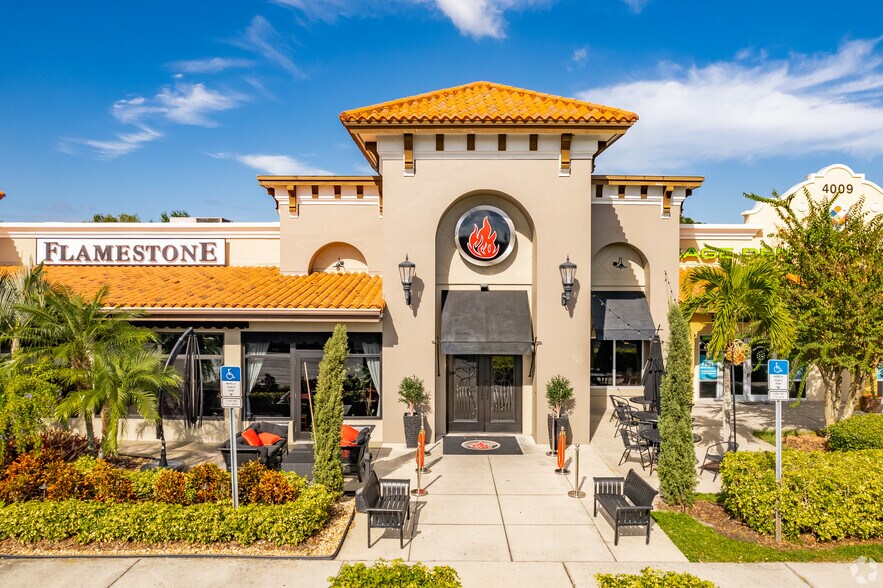 More Photos Of 4011 Tampa Rd, Oldsmar Unknown For Lease