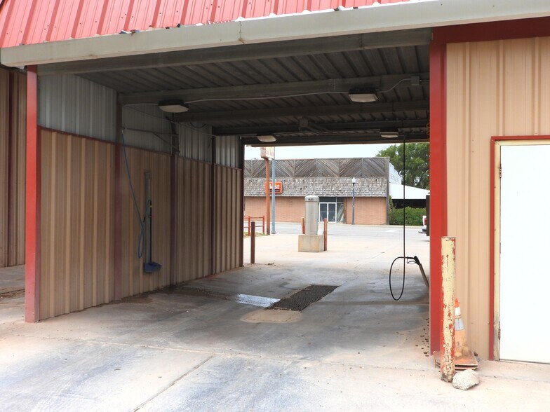 More Photos Of 124 Main St, Shattuck Carwash For Sale