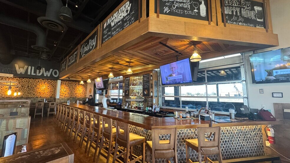 More Photos Of 310 Town Center Blvd, Garland Restaurant For Sale