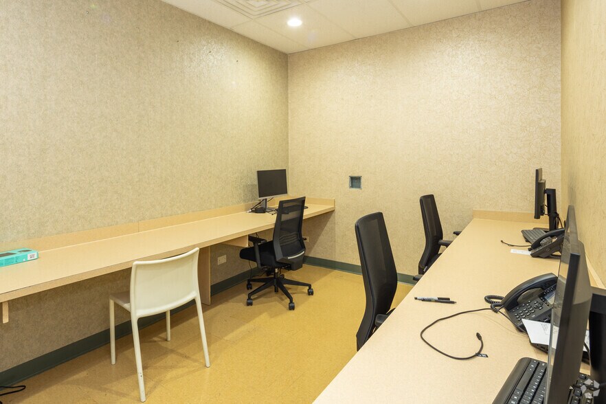 More Photos Of 1240 Il Route 83, Bensenville Medical For Sale