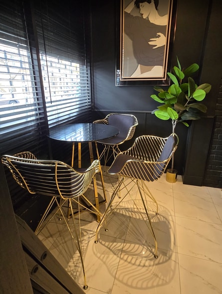 More Photos Of 464 Onderdonk Ave, Flushing Storefront Retail Residential For Lease