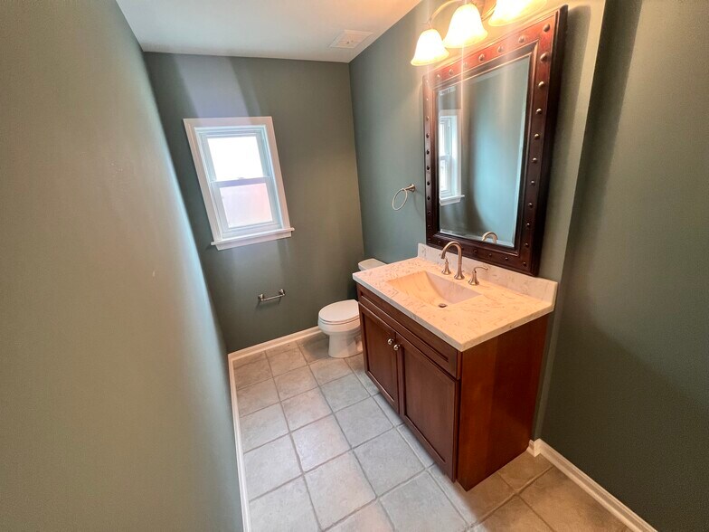 More Photos Of 322 E Main St, Batavia Office For Sale