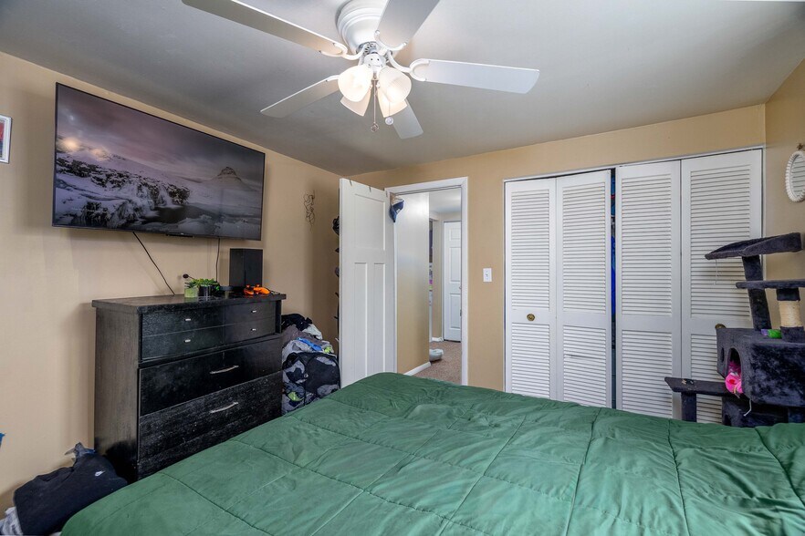 More Photos Of 3 E Division St, Remington Apartments For Sale