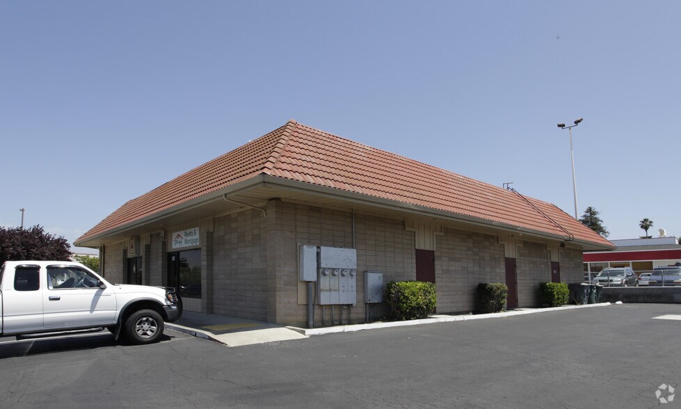 More Photos Of 1037-1049 Redwood St, Vallejo Office For Lease
