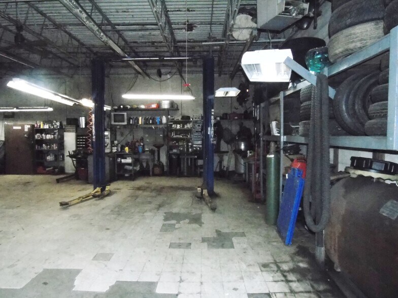 More Photos Of 2126 Boston Ave, Bridgeport Auto Dealership For Lease