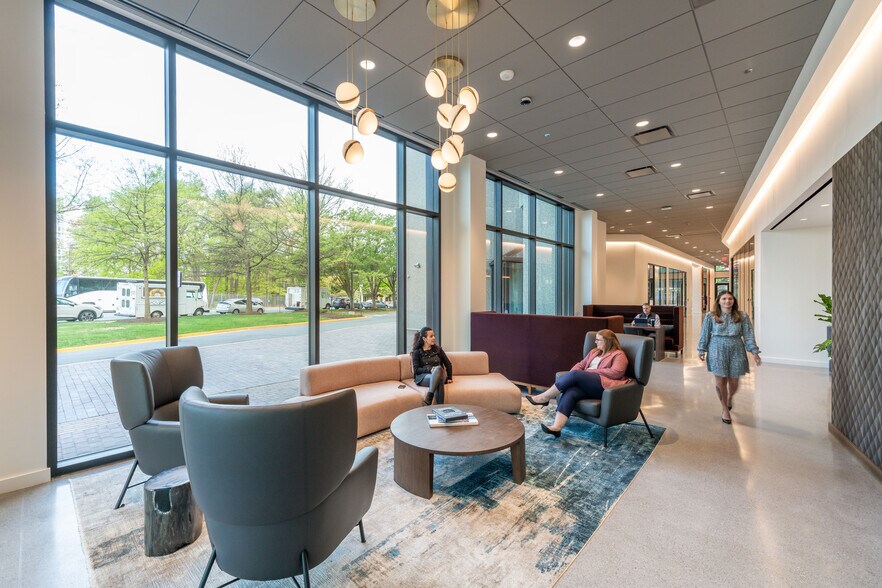 More Photos Of 1751 Pinnacle Dr, McLean Office For Lease