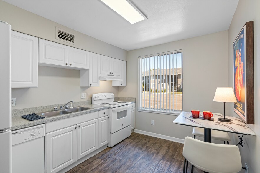 More Photos Of 2148 54th Ave S, Saint Petersburg Apartments For Sale