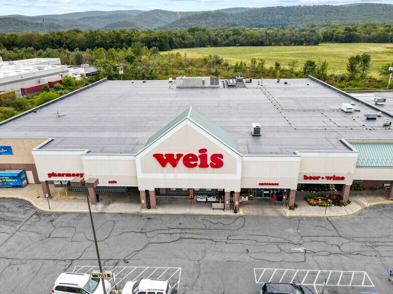 More Photos Of 1-6 Millbrook Plz, Mill Hall Unknown For Lease