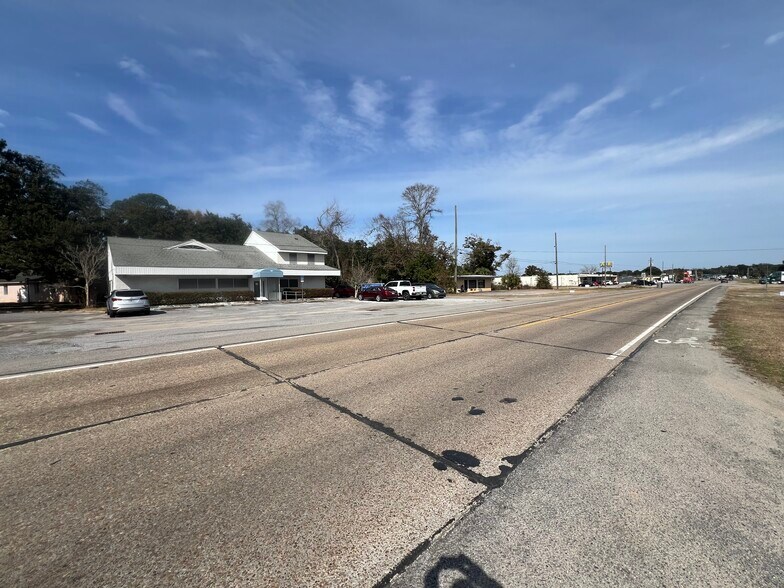 More Photos Of 901 New Warrington Rd, Pensacola Office For Sale