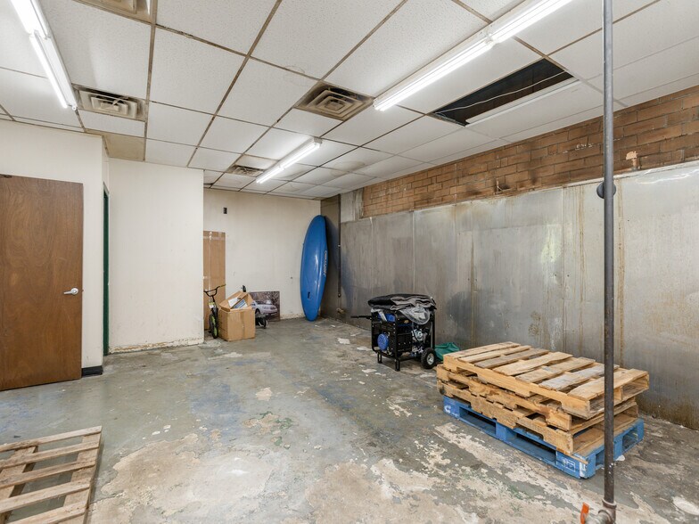 More Photos Of 579 Tunnel Rd, Asheville Freestanding For Lease