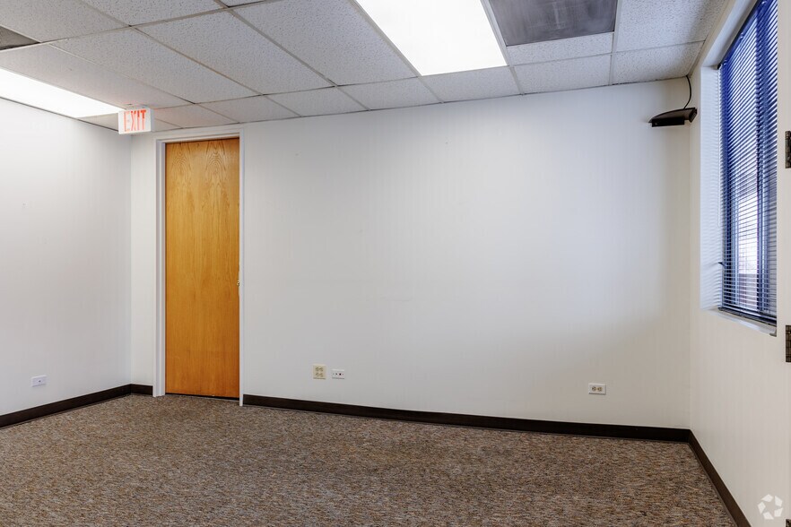 More Photos Of 8853-8859 Fox Dr, Thornton Office For Lease