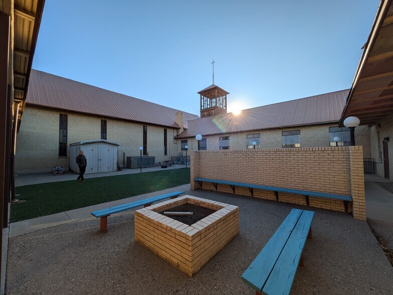 More Photos Of 210 Alvarado Dr SE, Albuquerque Religious Facility For Sale