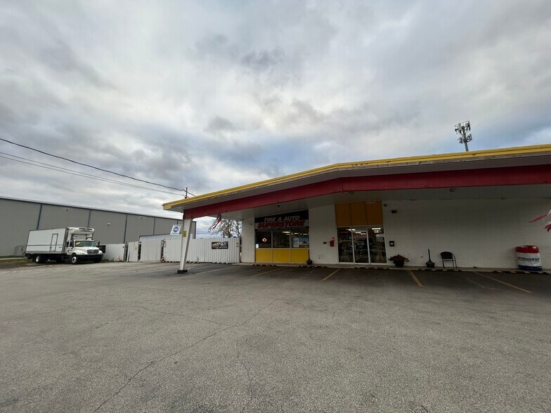 More Photos Of 5200 Cleveland St, Merrillville Truck Terminal For Lease