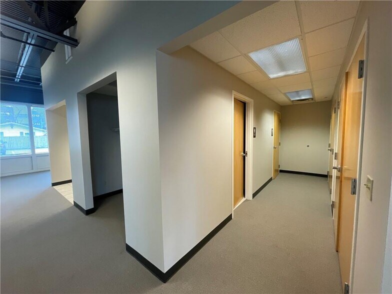 More Photos Of 206 SW 8th St, Bentonville Apartments For Lease