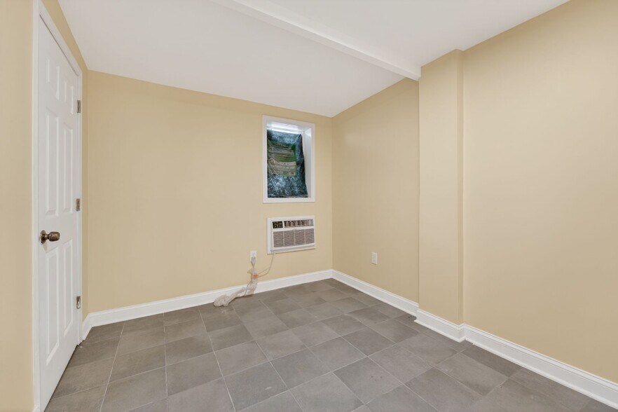 More Photos Of 7205 Livingston Rd, Oxon Hill Office Residential For Sale