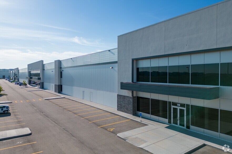 More Photos Of 1625 100 Ave NE, Calgary Industrial For Lease