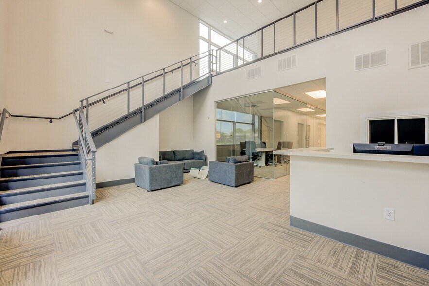 More Photos Of 11711 Bedford, Houston Loft Creative Space For Lease