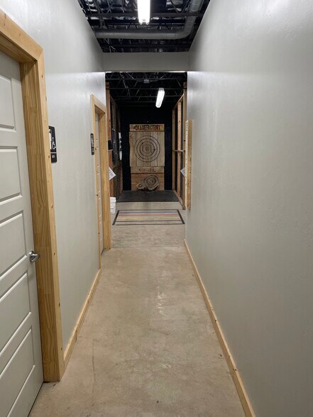 More Photos Of 938 N Flood Ave, Norman General Retail For Sale