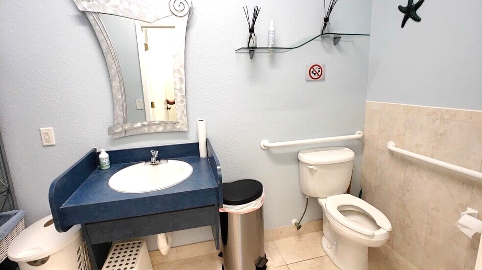 More Photos Of 14141 46th St N, Clearwater Medical For Lease