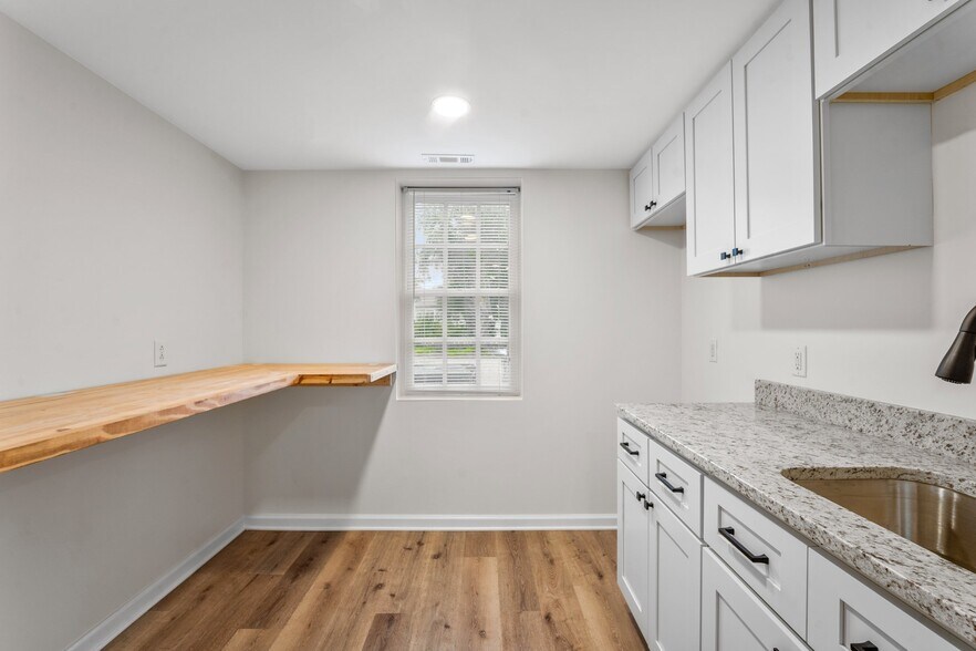 More Photos Of 609 Carteret St, Beaufort Storefront Retail Residential For Lease