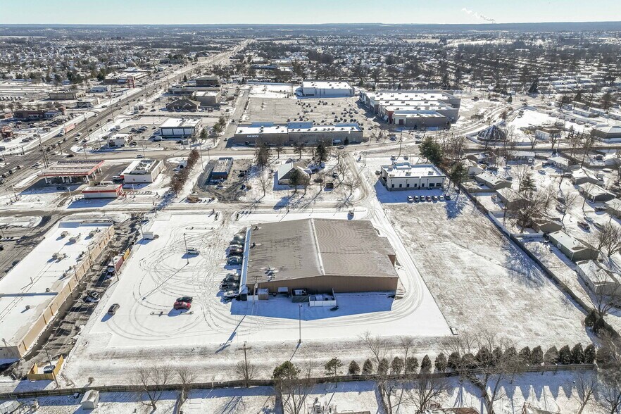 More Photos Of 177 Frontier Park Dr, O'Fallon Bowling Alley For Sale