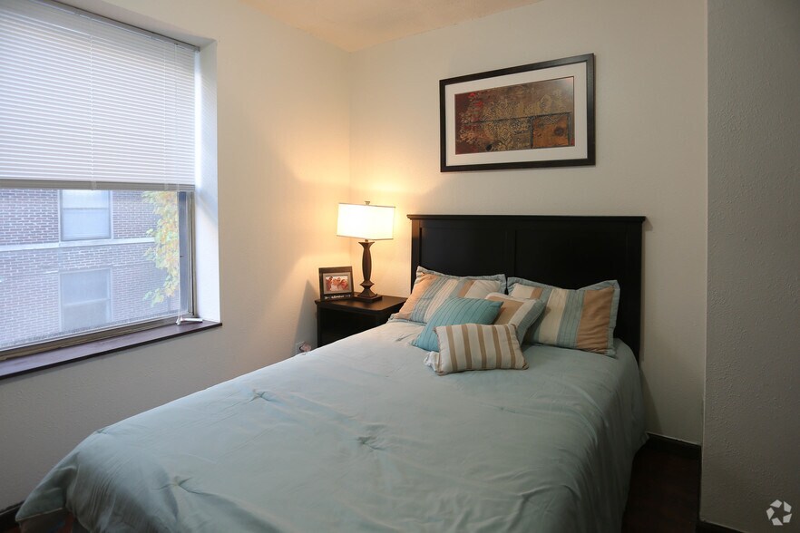 More Photos Of 5457 Delmar Blvd, Saint Louis Apartments For Lease