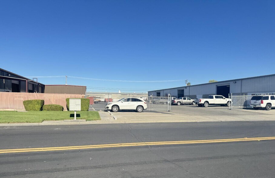 More Photos Of 509 Galaxy Way, Modesto Warehouse For Lease