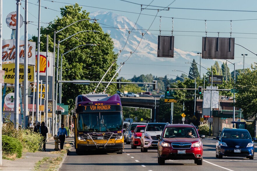 More Photos Of 718 Rainier Ave S, Seattle Apartments For Lease