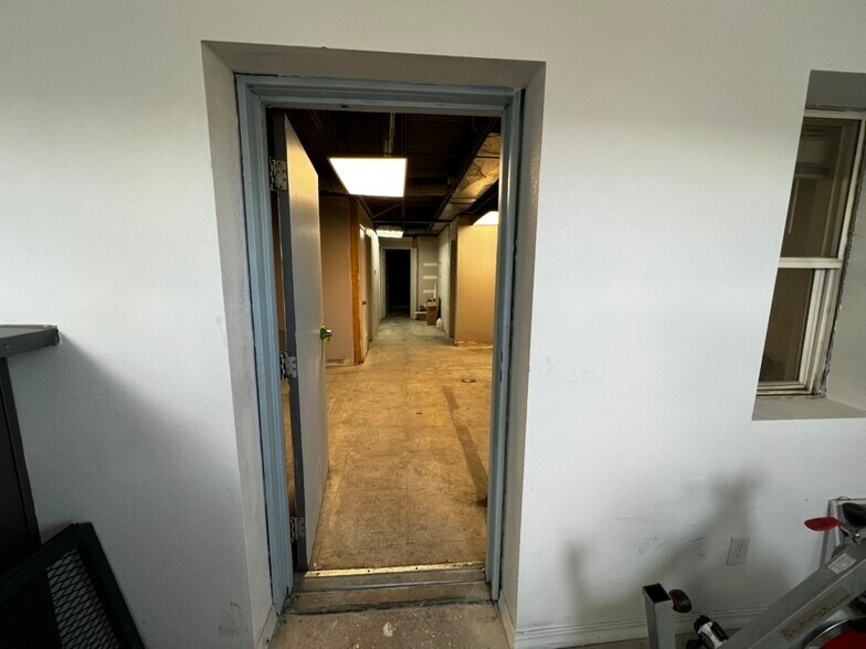 More Photos Of 1457 W Maple Ave, Denver Warehouse For Lease