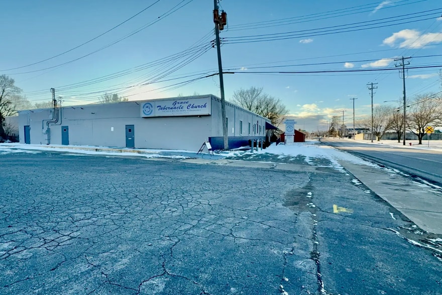 More Photos Of 1819 W Willow St, Lansing Religious Facility For Sale