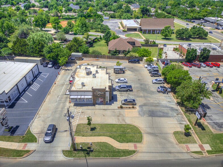 More Photos Of 10805 N May Ave, Oklahoma City Restaurant For Sale